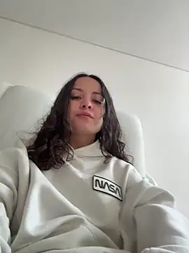 Megan Rodrigo online show from May 26, 1:20 pm
