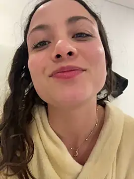Megan Rodrigo online show from May 31, 9:48 pm