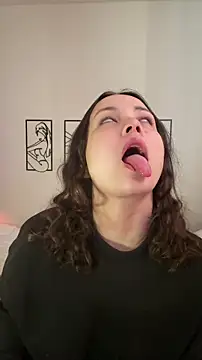 Megan Rodrigo online show from November 30, 2:40 pm