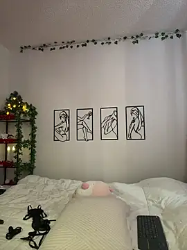 Megan Rodrigo online show from December 14, 2:22 pm