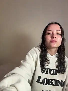 Megan Rodrigo online show from January 14, 2:09 pm