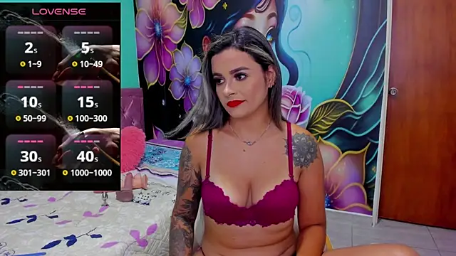 mia bigtits17 online show from March 19, 8:32 pm