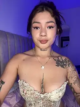 Roxanne 08 online show from March 1, 6:35 am