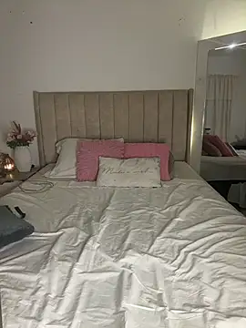 Roxanne 08 online show from December 18, 12:05 am