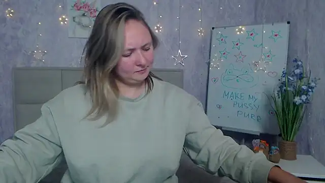 Snapshot of SallyVerda chatting on November 11, 6:36 pm SallyVerda online show from November 11, 6:36 pm