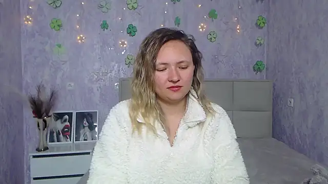 Snapshot of SallyVerda chatting on March 19, 4:14 am SallyVerda online show from March 19, 4:14 am