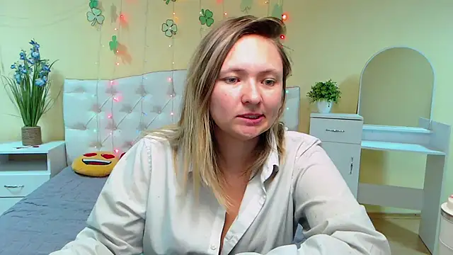 Snapshot of SallyVerda chatting on March 22, 4:45 am SallyVerda online show from March 22, 4:45 am