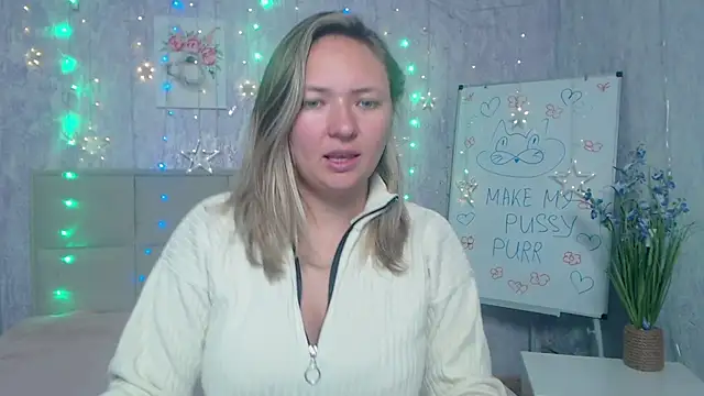 Snapshot of SallyVerda chatting on October 5, 5:42 am SallyVerda online show from October 5, 5:42 am