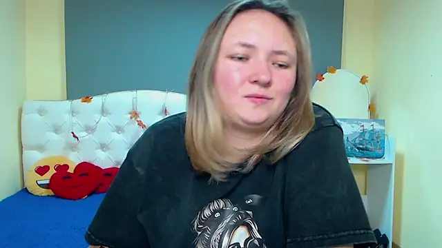 Snapshot of SallyVerda chatting on November 18, 7:39 pm SallyVerda online show from November 18, 7:39 pm