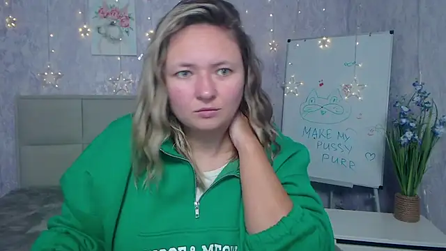 Snapshot of SallyVerda chatting on November 5, 7:06 pm SallyVerda online show from November 5, 7:06 pm