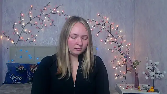 Snapshot of SallyVerda chatting on April 29, 6:03 pm SallyVerda online show from April 29, 6:03 pm