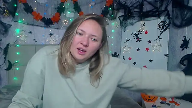 Snapshot of SallyVerda chatting on October 24, 5:12 pm SallyVerda online show from October 24, 5:12 pm