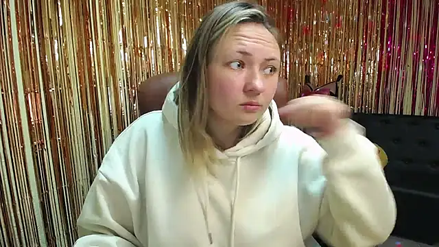 Snapshot of SallyVerda chatting on October 12, 5:14 pm SallyVerda online show from October 12, 5:14 pm