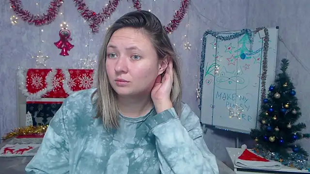 Snapshot of SallyVerda chatting on December 4, 7:13 pm SallyVerda online show from December 4, 7:13 pm