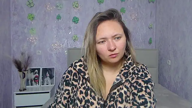 Snapshot of SallyVerda chatting on March 20, 6:42 pm SallyVerda online show from March 20, 6:42 pm