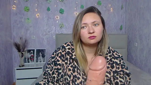 Snapshot of SallyVerda chatting on March 21, 7:13 pm SallyVerda online show from March 21, 7:13 pm