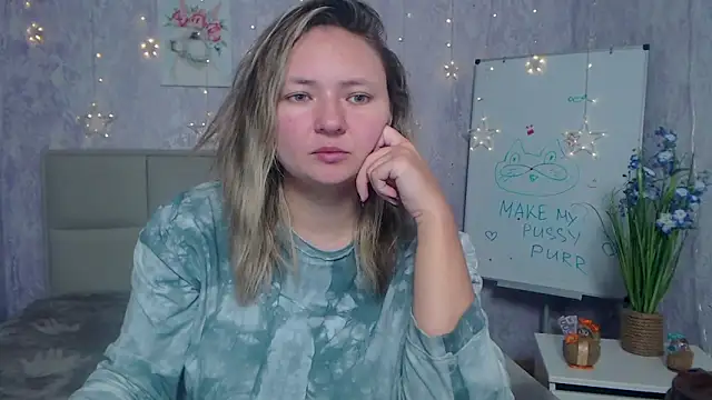 Snapshot of SallyVerda chatting on November 6, 6:45 pm SallyVerda online show from November 6, 6:45 pm