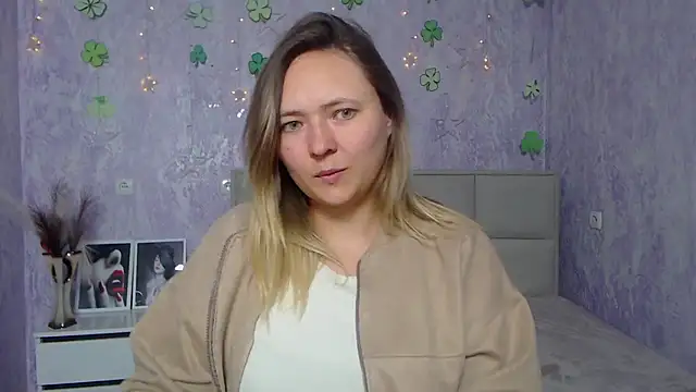 Snapshot of SallyVerda chatting on March 16, 6:34 pm SallyVerda online show from March 16, 6:34 pm