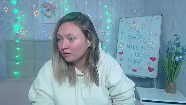 Snapshot of SallyVerda chatting on October 14, 5:46 pm SallyVerda online show from October 14, 5:46 pm