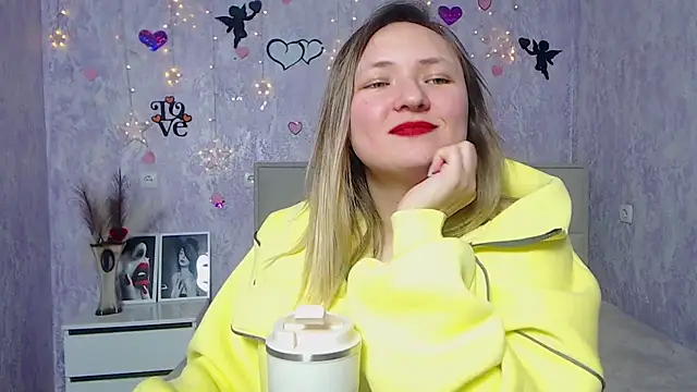 Snapshot of SallyVerda chatting on February 26, 12:52 am SallyVerda online show from February 26, 12:52 am