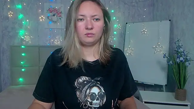 Snapshot of SallyVerda chatting on September 10, 5:23 pm SallyVerda online show from September 10, 5:23 pm