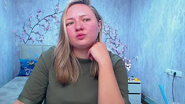 Snapshot of SallyVerda chatting on May 18, 5:51 pm SallyVerda online show from May 18, 5:51 pm