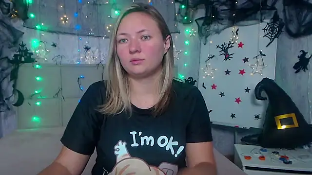 Snapshot of SallyVerda chatting on October 17, 5:26 pm SallyVerda online show from October 17, 5:26 pm