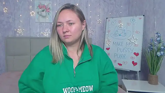 Snapshot of SallyVerda chatting on October 13, 5:36 pm SallyVerda online show from October 13, 5:36 pm