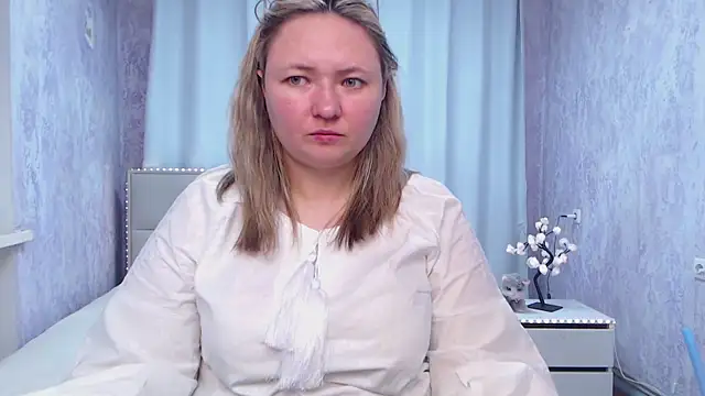 Snapshot of SallyVerda chatting on May 21, 5:21 pm SallyVerda online show from May 21, 5:21 pm