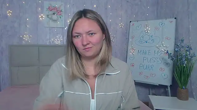 Snapshot of SallyVerda chatting on October 8, 5:35 pm SallyVerda online show from October 8, 5:35 pm