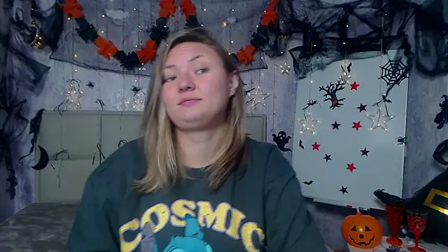 Snapshot of SallyVerda chatting on October 22, 5:12 pm SallyVerda online show from October 22, 5:12 pm