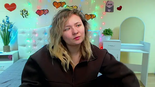 Snapshot of SallyVerda chatting on February 27, 6:31 pm SallyVerda online show from February 27, 6:31 pm