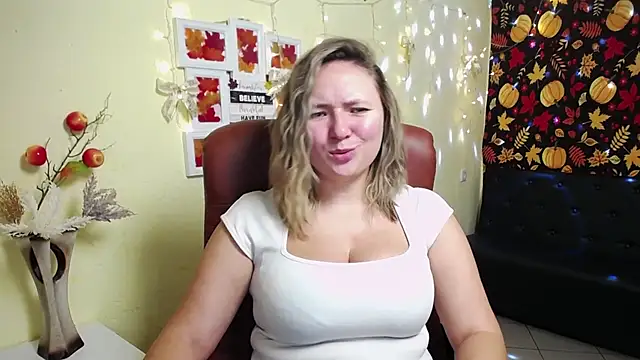 Snapshot of SallyVerda chatting on November 25, 7:14 pm SallyVerda online show from November 25, 7:14 pm