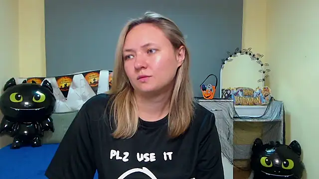 Snapshot of SallyVerda chatting on October 23, 5:22 pm SallyVerda online show from October 23, 5:22 pm