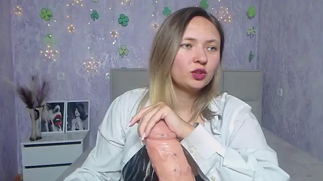 Snapshot of SallyVerda chatting on March 21, 1:34 am SallyVerda online show from March 21, 1:34 am