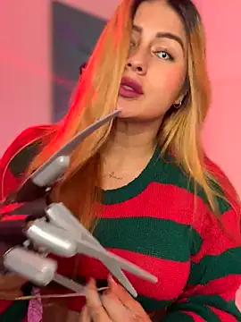 Snapshot of Amber_Martins_ chatting on October 21, 1:27 am Amber Martins online show from October 21, 1:27 am