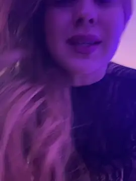 Amber Martins  online show from May 3, 12:05 am