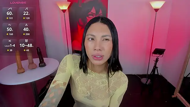 Dayanna tecca online show from November 4, 8:45 pm