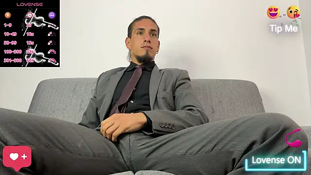 Tom blunt96 online show from December 16, 12:53 pm