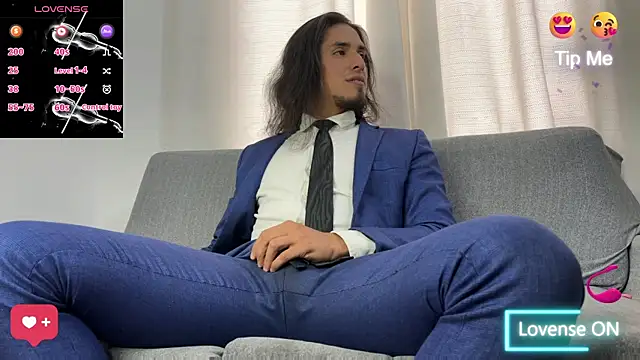 Tom blunt96 online show from November 6, 7:40 pm