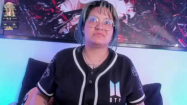 lucky-leah online show from April 12, 4:16 am