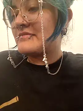 lucky-leah online show from March 21, 4:03 am