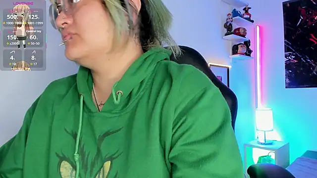 lucky-leah online show from October 26, 3:29 am