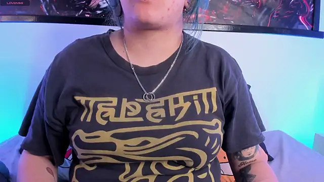 lucky-leah online show from April 23, 3:46 am