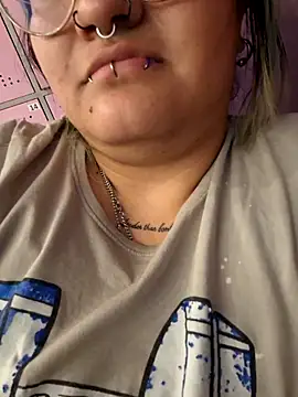 lucky-leah online show from November 20, 3:51 am