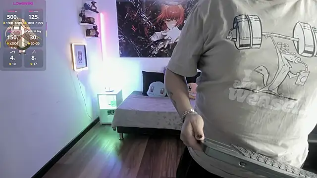 lucky-leah online show from December 5, 4:11 am