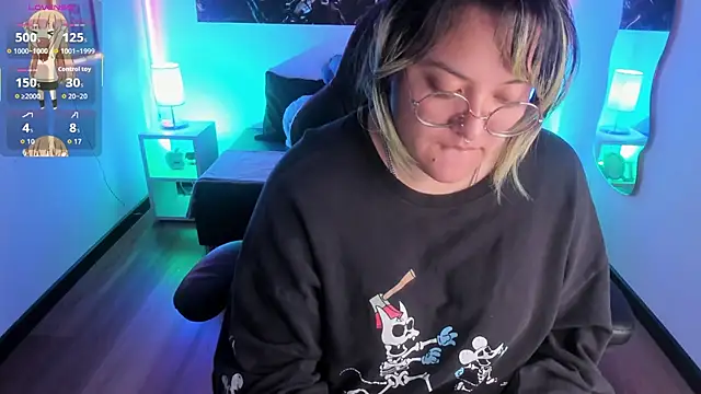 lucky-leah online show from October 21, 4:12 am