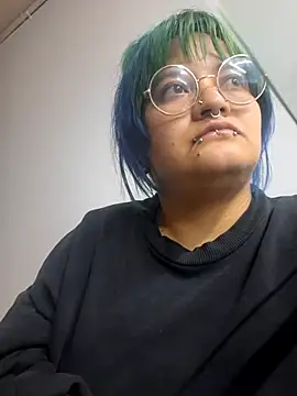 Snapshot of lucky-leah chatting on February 28, 2:55 am lucky-leah online show from February 28, 2:55 am