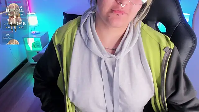 lucky-leah online show from October 30, 3:49 am