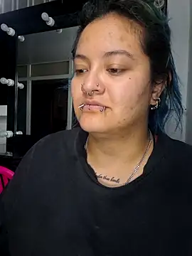 lucky-leah online show from May 23, 3:49 am